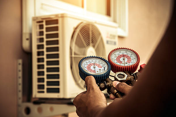 Professional Hvac technician working in Artesia, CA
